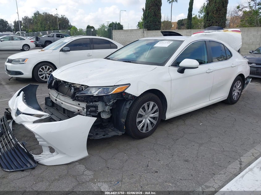 2019 Toyota Camry Hybrid Le