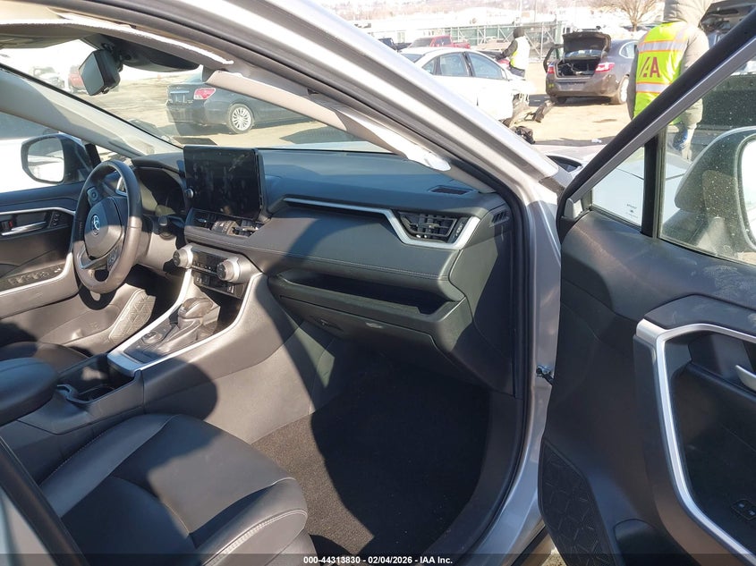 2024 Toyota Rav4 Hybrid Xle Premium