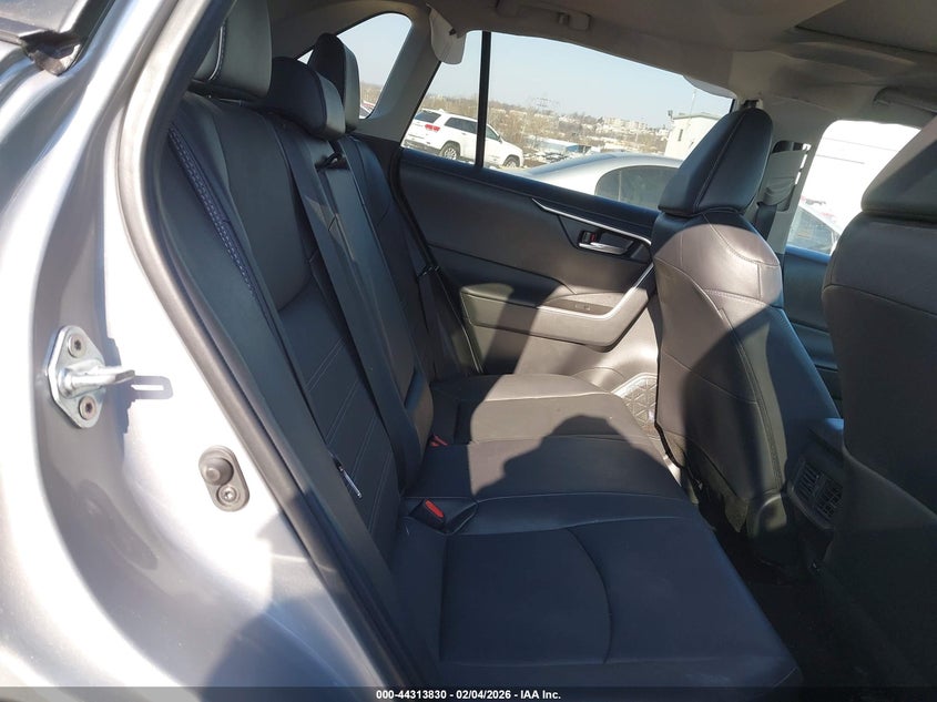 VIN 2T3B6RFV7RW050658 2024 TOYOTA RAV4 HYBRID XLE PREMIUM