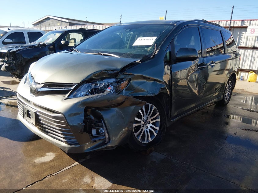 2019 Toyota Sienna Xle 8 Passenger