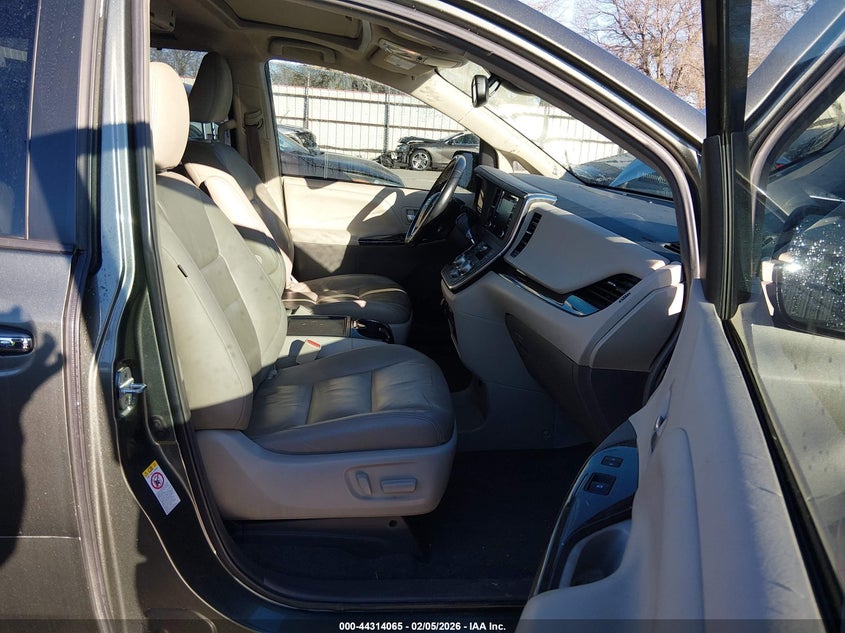2019 Toyota Sienna Xle 8 Passenger