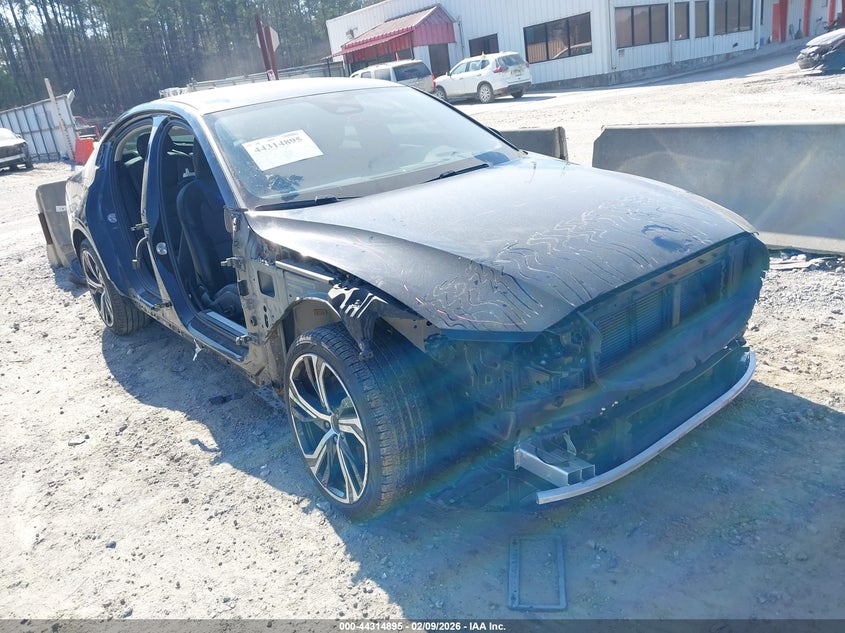 2024 Volvo S60 B5 Core Dark Theme