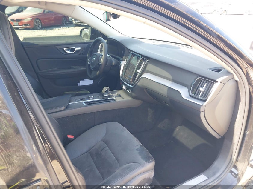 2024 Volvo S60 B5 Core Dark Theme