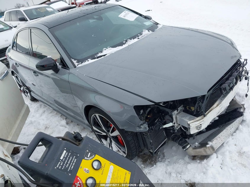 WUABWGFF2LA904560 AUDI RS 3 Photo 1