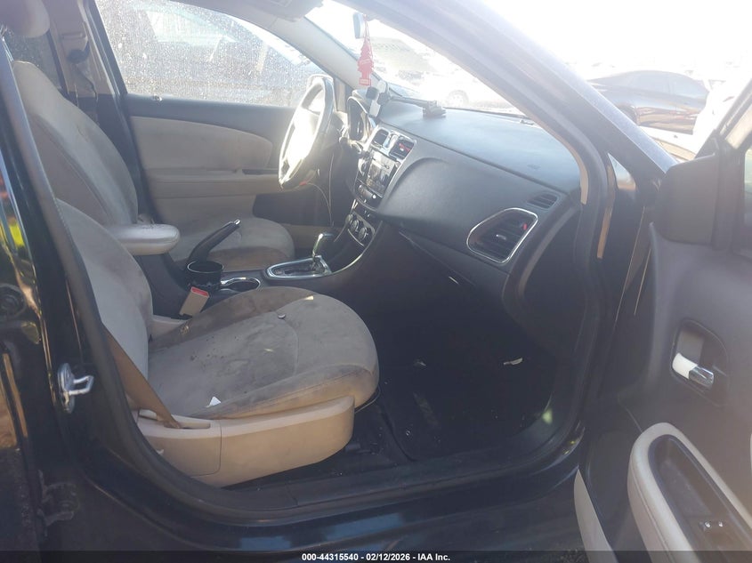 2013 Chrysler 200 Touring