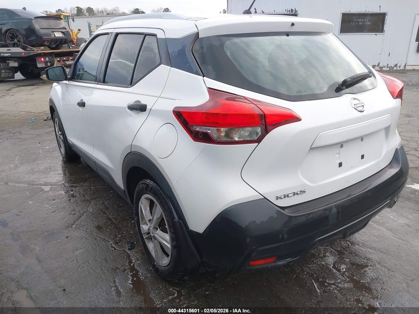 2018 Nissan Kicks S
