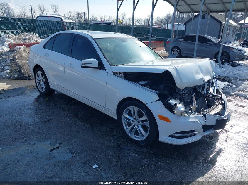 2014 Mercedes-Benz C 300 Luxury 4Matic/Sport 4Matic