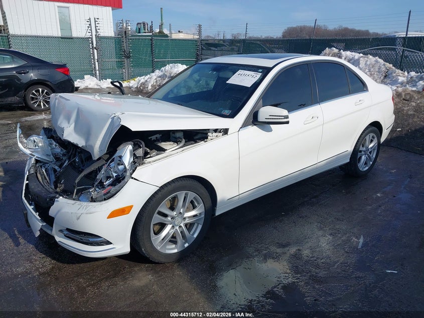 2014 Mercedes-Benz C 300 Luxury 4Matic/Sport 4Matic