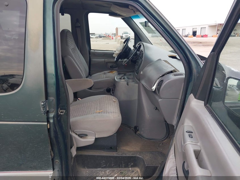 2000 Ford E-150 Xl/Xlt