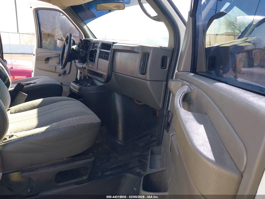 2006 GMC Savana Work Van