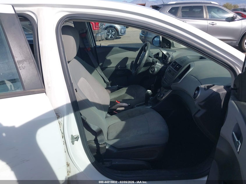 2014 Chevrolet Sonic Ls Auto