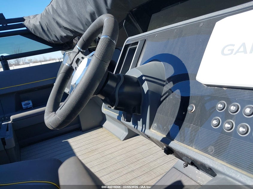 2024 MANITOU PONTOON AND TRAILER auction photo 7