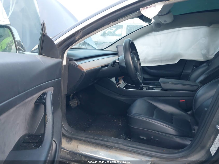 2020 Tesla Model 3 Standard Range Plus Rear-Wheel Drive/Standard Range Rear-Wheel Drive