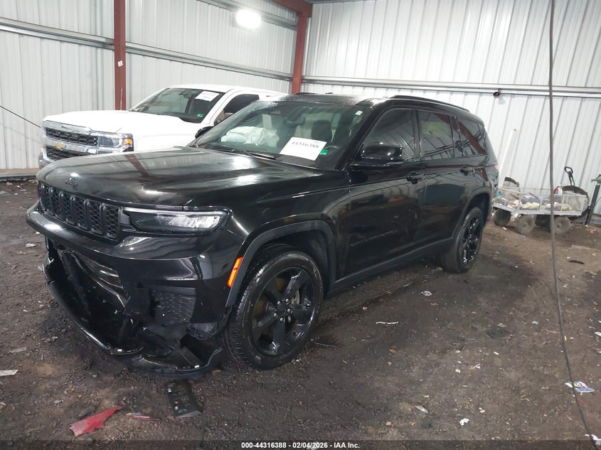 2023 JEEP GRAND CHEROKEE L auction photo 2