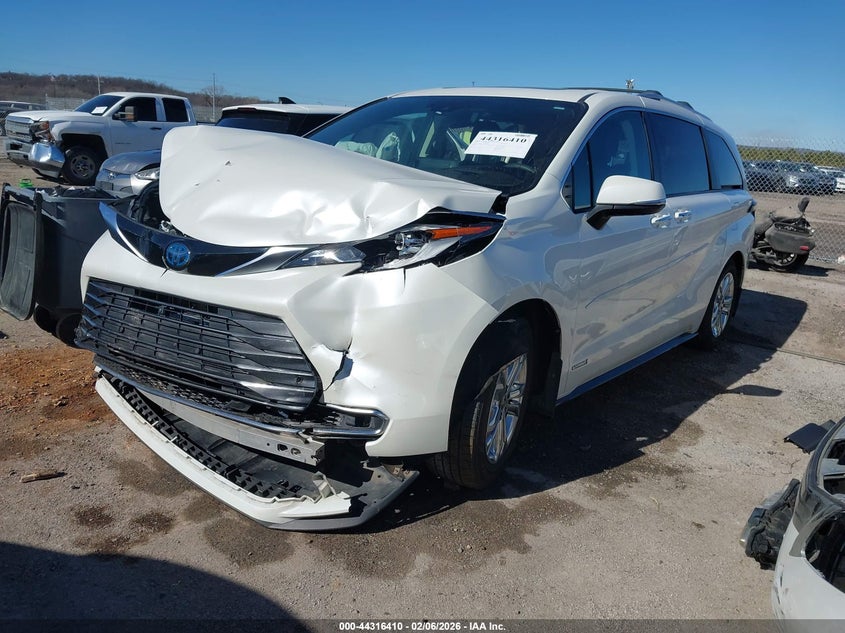 VIN: 5TDESKFC5MS028618 2021 TOYOTA SIENNA PLATINUM