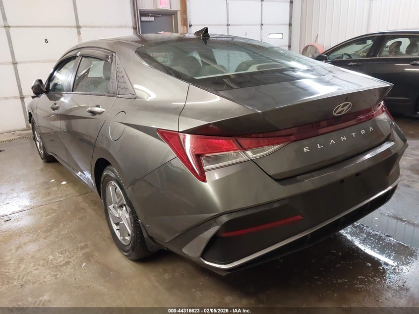 2024 Hyundai Elantra Se