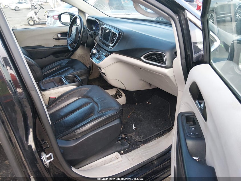 2020 Chrysler Pacifica Touring L