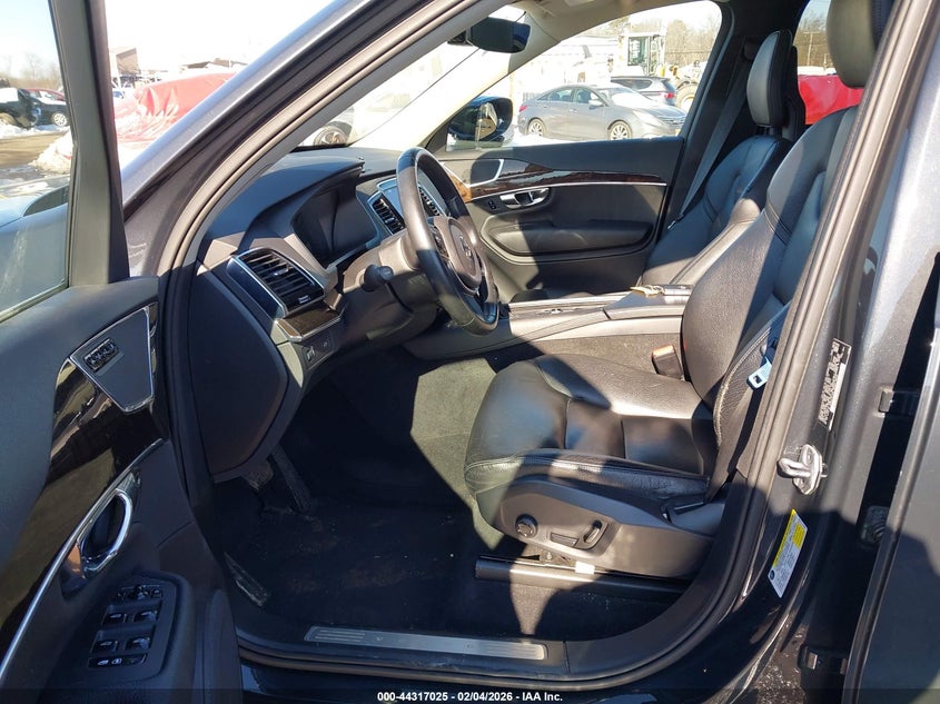 2016 Volvo Xc90 T6 Momentum