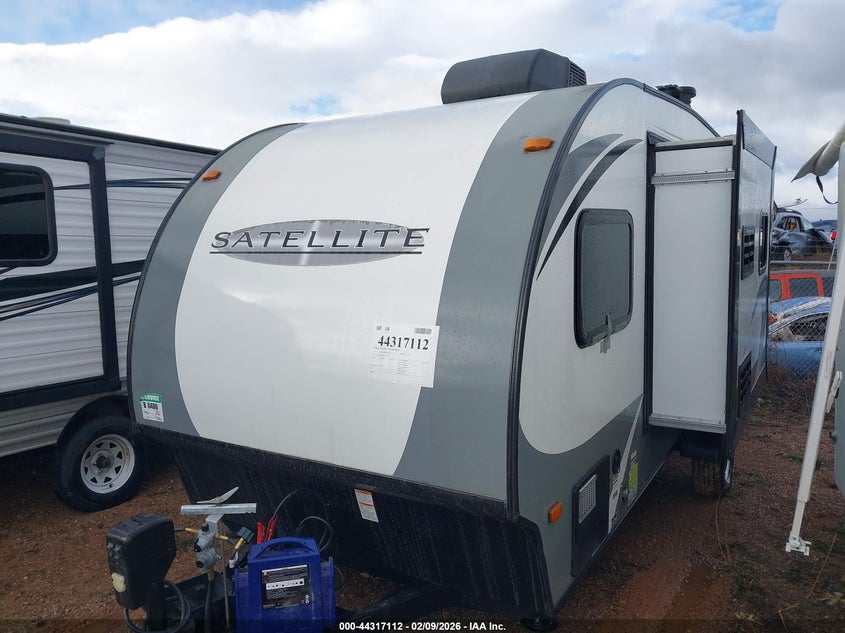 2017 STARCRAFT SATELLITE auction photo 2