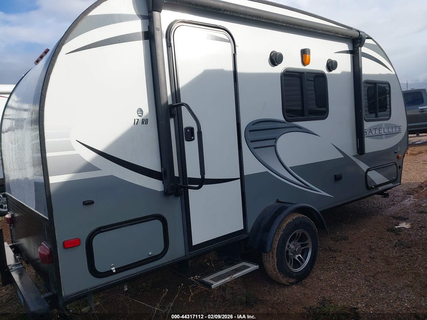 2017 STARCRAFT SATELLITE auction photo 4