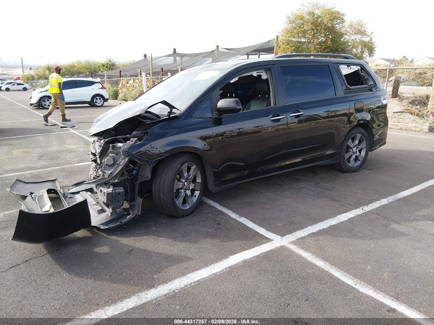 2015 Toyota Sienna Se Premium 8 Passenger