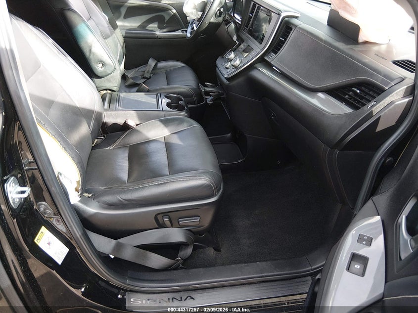 2015 Toyota Sienna Se Premium 8 Passenger