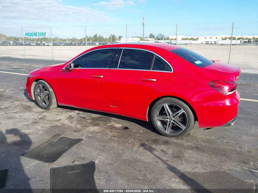 2019 Mercedes-Benz A 220