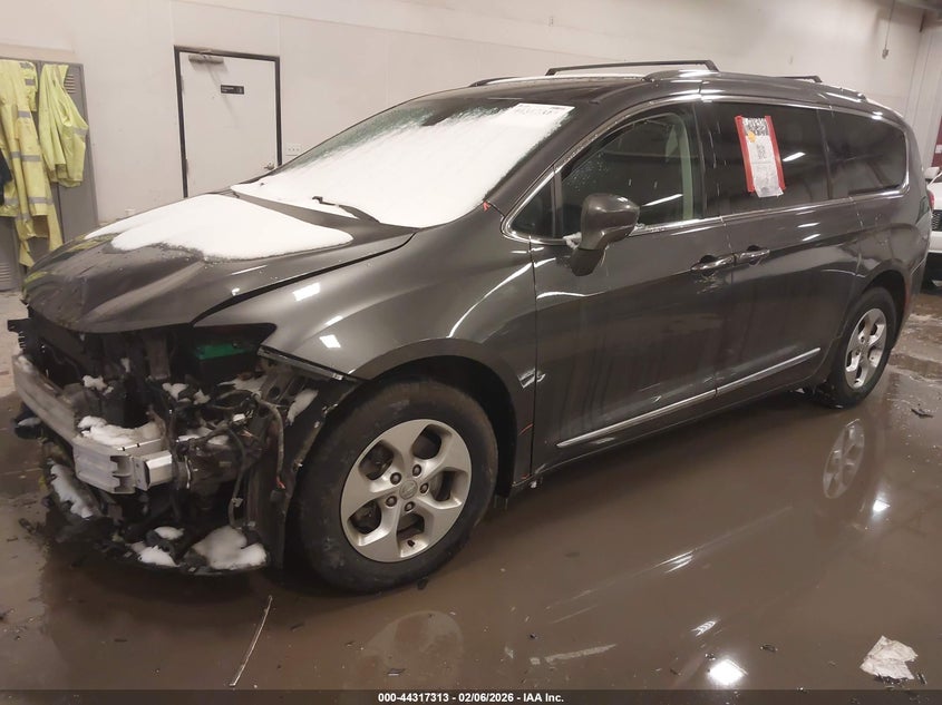 2017 Chrysler Pacifica Touring-L Plus