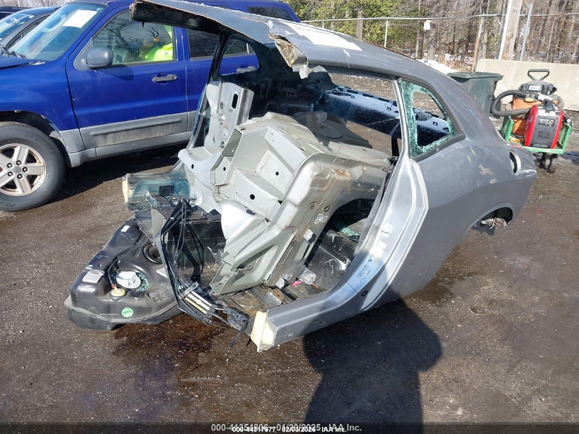 2017 DODGE CHALLENGER auction photo 2