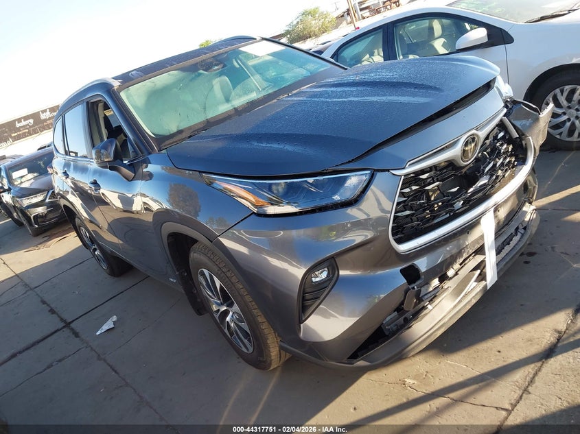 2025 Toyota Highlander Hybrid Xle
