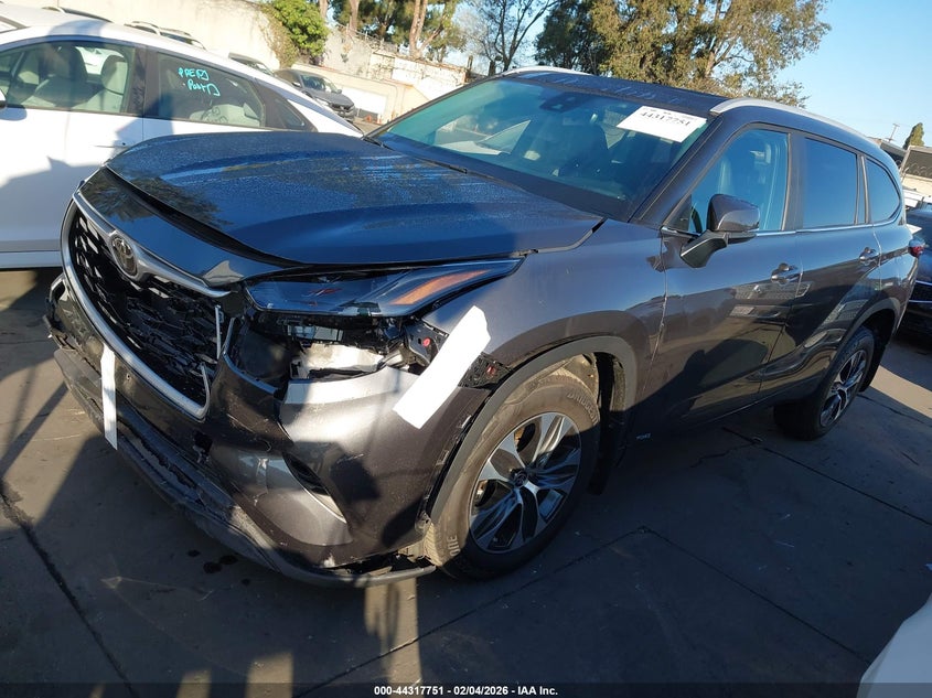 2025 Toyota Highlander Hybrid Xle