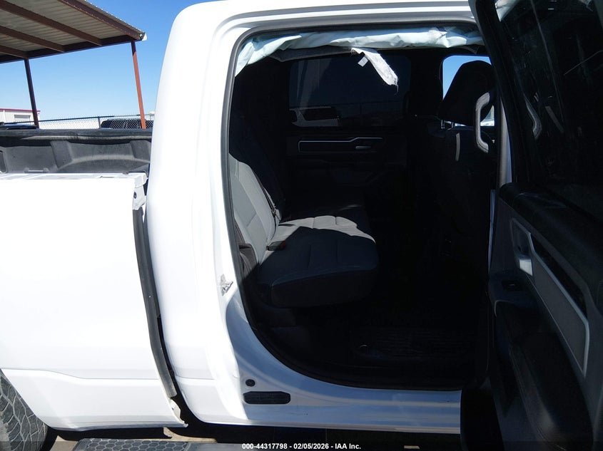2023 Ram 1500 5.7 Ram Big Horn 4X4 6'4 Box white Lot 111044317798 Vin 1C6SRFMT1PN531427