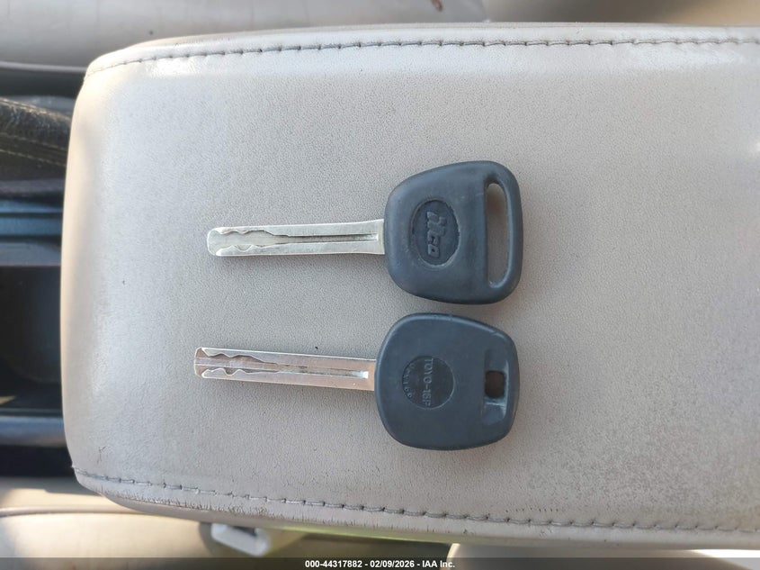 2004 Lexus Is 300 VIN: JTHBD192540083100 Lot: 44317882