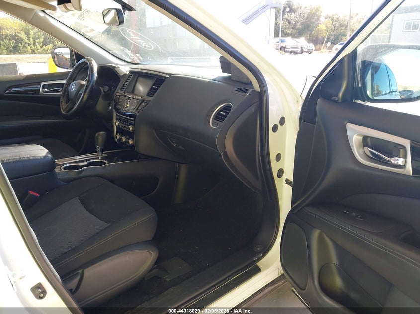 2019 Nissan Pathfinder Sv