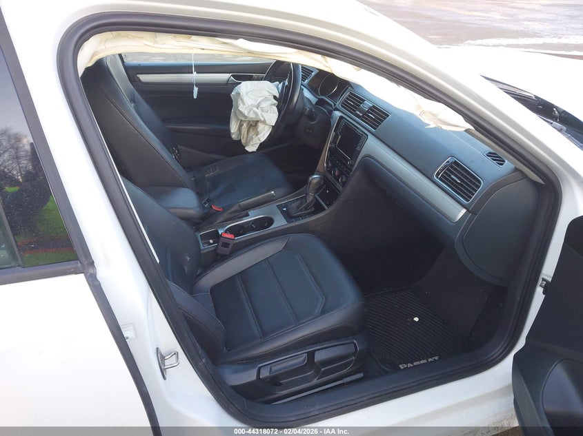 2019 Volkswagen Passat 2.0T Wolfsburg Edition