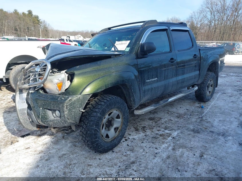 2013 TOYOTA TACOMA auction photo 2