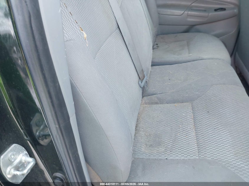 2013 TOYOTA TACOMA auction photo 8