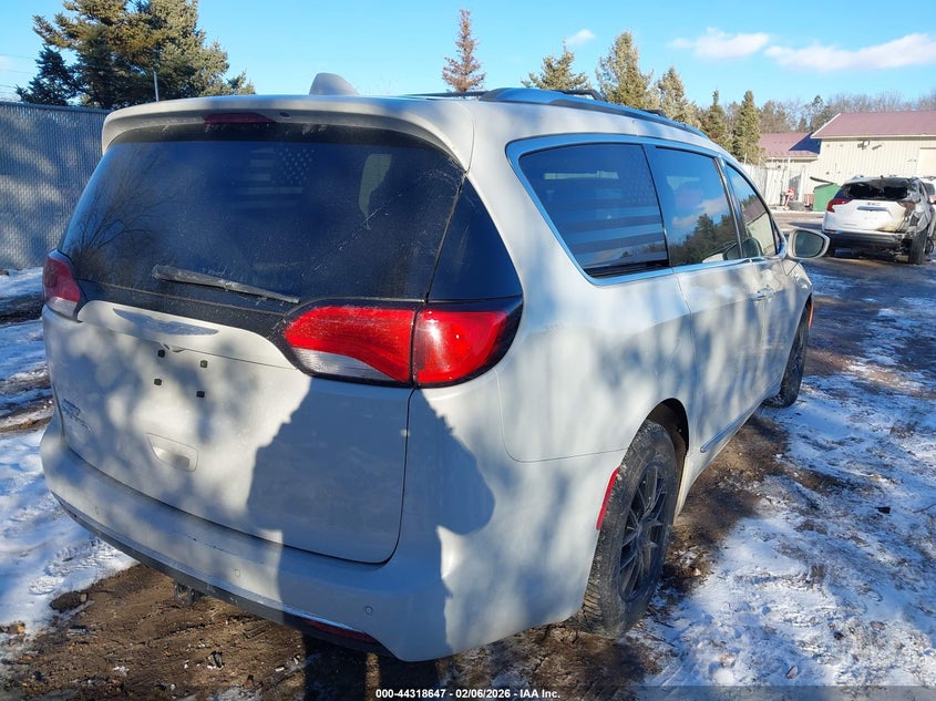 2017 Chrysler Pacifica Touring-L Plus