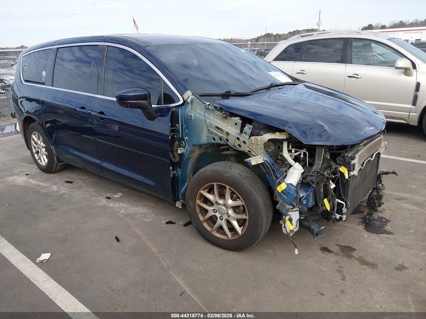 2020 Chrysler Voyager Lx