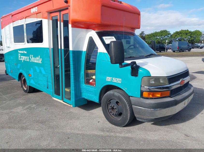 2014 Chevrolet Express Cutaway 4500 Diesel