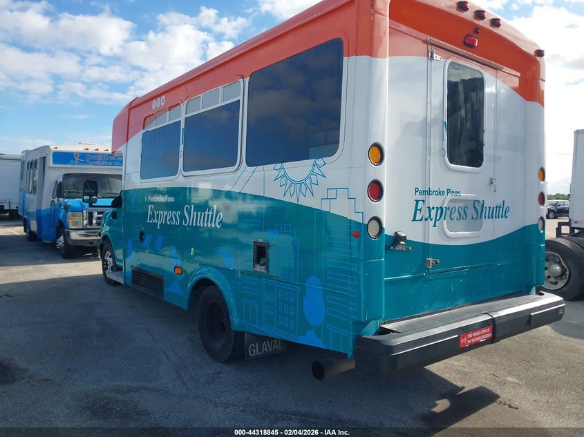 2014 Chevrolet Express Cutaway 4500 Diesel