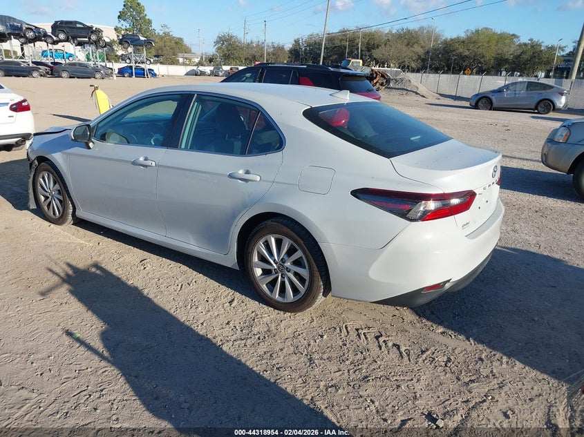 2022 Toyota Camry Le