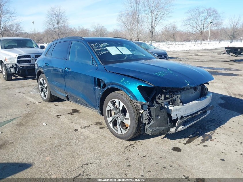 2022 AUDI E-TRON PREMIUM QUATTRO