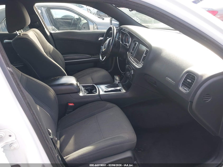 2016 Dodge Charger Sxt