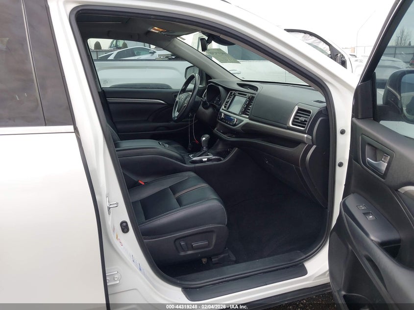 2018 Toyota Highlander Se