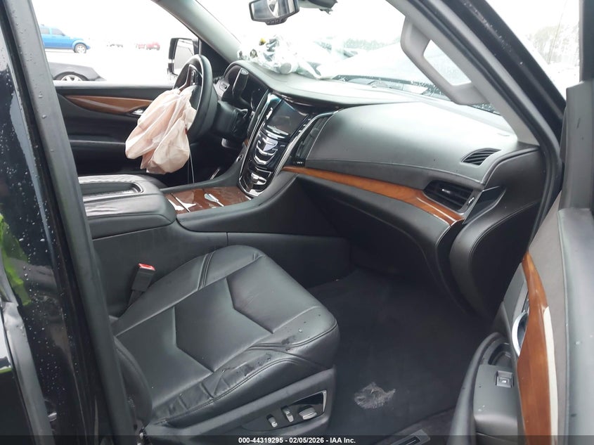 2016 Cadillac Escalade Luxury Collection