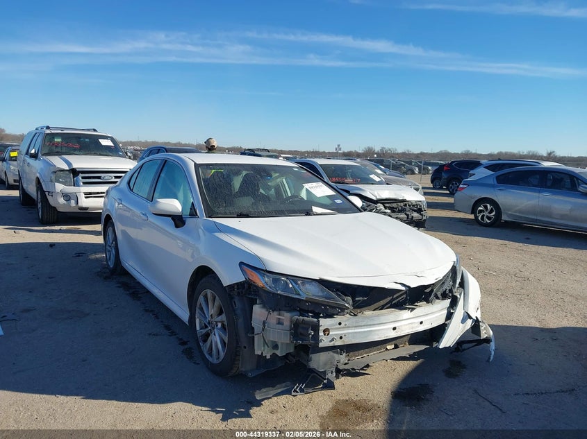 2022 Toyota Camry Le