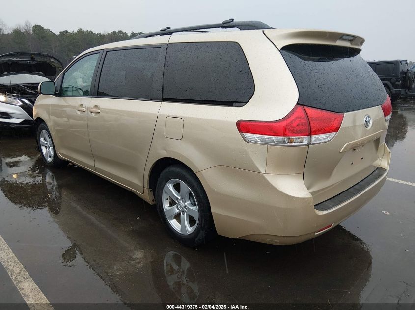 2013 Toyota Sienna Le V6 8 Passenger