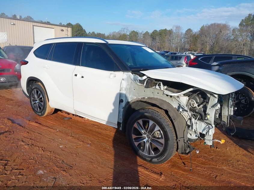2021 Toyota Highlander Xle