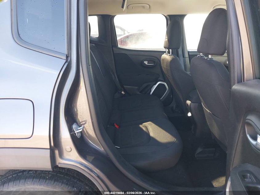 2018 JEEP RENEGADE auction photo 8